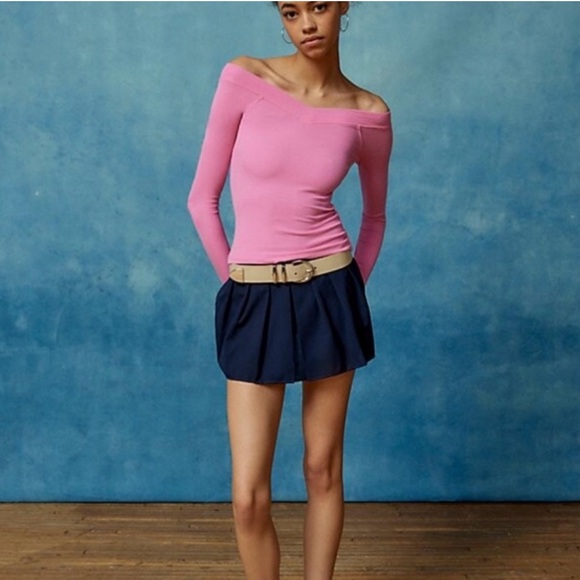 Urban Outfitters BDG Shannen Off-The-Shoulder Long Sleeve Tee Medium Pink - Picture 3 of 5